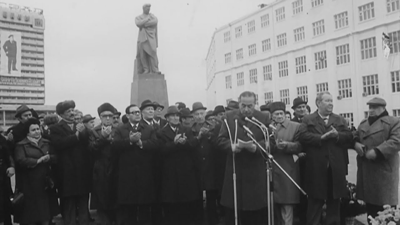 21. 1982-ci il, 22 mart. Cəfər Cabbarlının heykəlinin açılışı