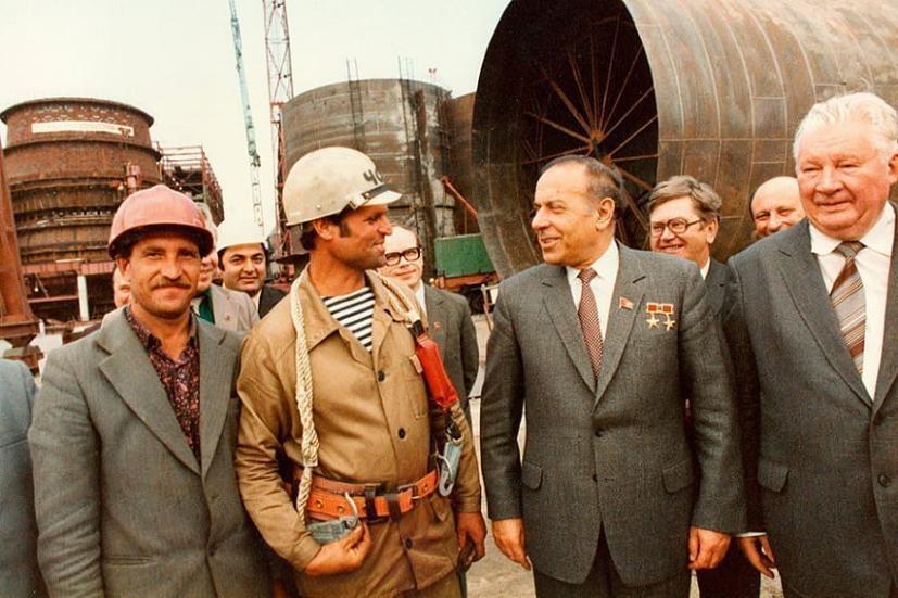 24. 1983-cü il. Heydər Əliyev Çerepovets Metallurgiya Zavodunda