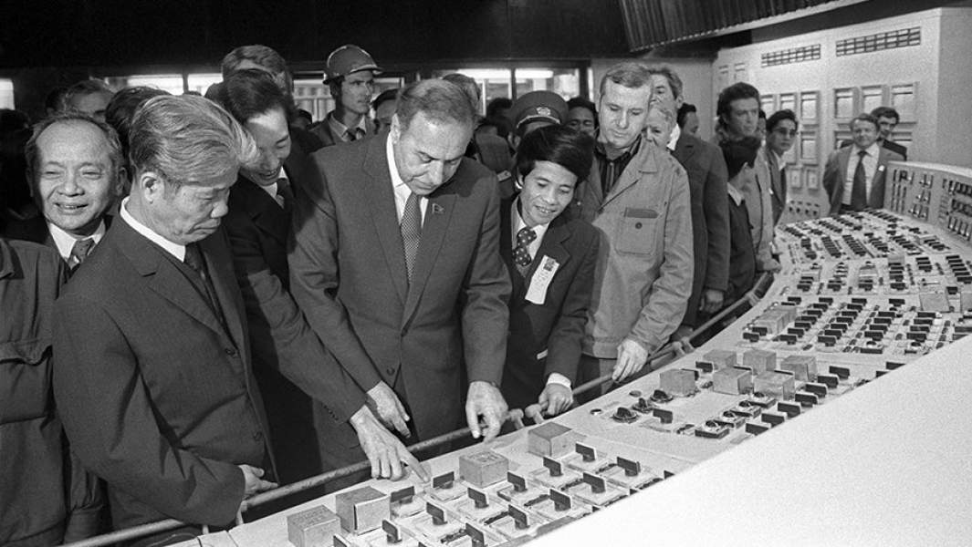 27. Heydər Əliyev Vyetnamda Fəlay İES-in rəsmi açılışı zamanı, 1983-cü il