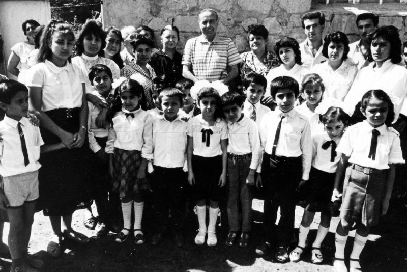 55. Naxçıvan məktəbliləri Heydər Əliyevlə görüşür